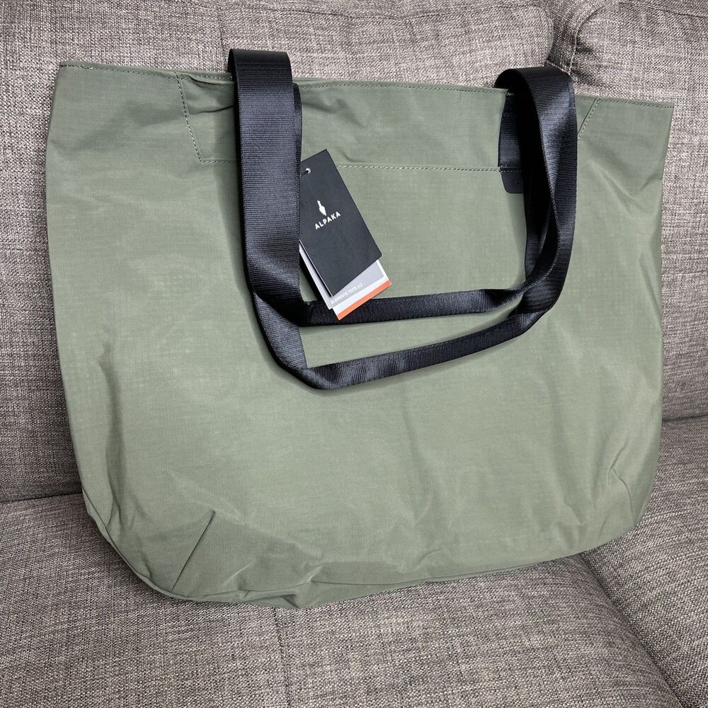 Alpaka Elements Tote Travel Bag Green Color NEW NWT
